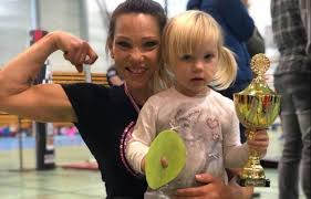 Følg norges sterkeste mann gjennom en full dag med mat. Norges Sterkeste Kvinne For Sjette Gang