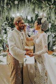 Pakaian orang tua pengantin adat jawa. Pakaian Orang Tua Pengantin Adat Sunda Info Gtk