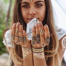 These best henna tattoos are cute, easy and traditional. 1001 Finger Tattoo Ideen Und Ihre Bedeutung