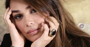 Lola dewaere is a french actress. Lola Dewaere A Coeur Ouvert Sa Mere Desequilibree Son Grave Accident Purepeople