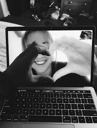 7 Ideas Para Mantener Vivo El Amor A Distancia En 2020 Fotos Tiernas De Novios Fotos Tublr De Amigas Fotos De Novios Tumblr