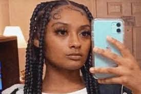 Courtney Acevedo's Instagram, Twitter & Facebook