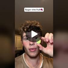 Have you ever had a grape like this?? #foodhack #thefoodguy #sugar #gr...
