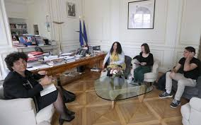 Valentine, étudiante, prépare l'agrégation de lettres et n'a guère le temps de songer à l'amour. Precarite Etudiante Des Mesures Sur La Table Mais Pas D Argent Le Parisien