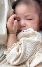 Cập nhật tình hình đi học lớp "đại học chữ to" của Pam: Ai đã khiến em "bơ  phờ" thế này?