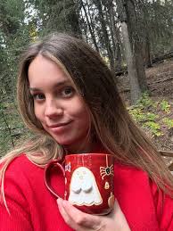 2025 was my favourite 😌 It was filled with skiing, running, golf,  travelling, family, friends, oh and some pottery! ❤️