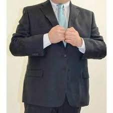 Il negozio che offre una scelta completa di capi di abbigliamento in taglie grandi per donne oltre la 46 e per gli uomini oltre la 54. Vestito Uomo Elegante Completo Taglie Forti Vestito