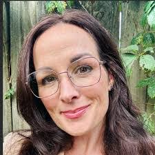 Katie Roy's Instagram, Twitter & Facebook