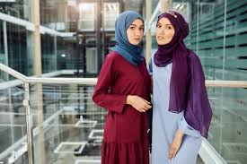 Namun demkian dalam menemukan perpaduan yang pas dengan selera anda maka tentu saja membutuhkan yang namanya ide inspirasi. 35 Model Gaun Pesta Untuk Wanita Hijab Yang Wajib Dimiliki Updated 2021 Bukareview