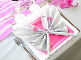 Enterrement vie de jeune fille/garcon. Comment Plier Des Serviettes En Papier De Facon Originale Pour Un Mariage