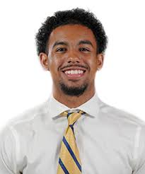 HEBSBA recognizes 17 students in Honors Convocation