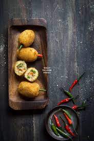 Kroket Kentang Indonesian Potato Croquette Seasoned Mashed Potatoes Are Filled With Aromatic Chicken Filling Food Interesting Food Recipes Potato Croquettes