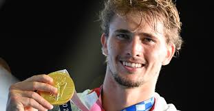 Zverev weiter zwei breaks vor. Sutqe1hr5brtpm