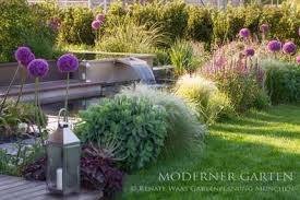 Moderner Garten Moderne Bepflanzung Und Wasserbecken Moderner Garten Pflegeleichter Garten Garten