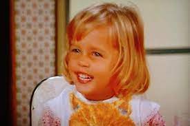 Quatre po mes d apr s intermezzo tendrement enlac s ma ch re bien aim e. Voici A Quoi Ressemble La Petite Tabatha 45 Ans Apres La Fin De La Serie Ma Sorciere Bien Aimee