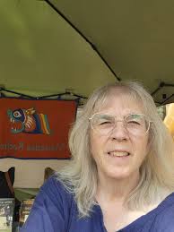 What are some book recommendations and tips for a Faces of History project 