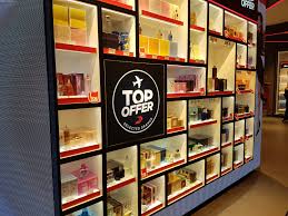 Se merita sa iau de acolo? Aeroportul Cluj Are Cel Mai Modern Duty Free Din Romania Magazinul Bestvalue A Fost RefÄcut Video Èi Foto Stiri De Cluj
