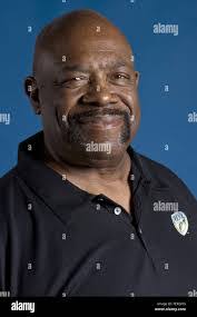 Scott Confer's Instagram, Twitter & Facebook