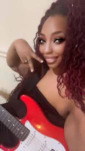 I love playing Elroy 🎸🔊🔥🔥🔥🔥 the best feeling #diva👄prime #guitar  #musician @diva_Prime @divaprime #likecommentshare