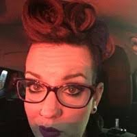 Mandi Cross's Instagram, Twitter & Facebook