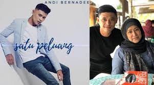 verse 1 hatiku masih berdebar tiap kali bertemu aku cuba bersuara walaupun lidah ku kelu perasaan ku padamu seluas lautan biru beriku satu peluang untuk mengenali mu. Biodata Andi Bernadee Penyanyi Lagu Satu Peluang Ost Cik Reen Encik Ngok Ngek Iluminasi