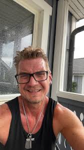 Tog fatt i livet oh börja leva lite mer sunt, Efter 2 års kämpande och till  början bara promenader och sedan pw i skogen som sedan övergick till  jogging, hade verkligen NOLL