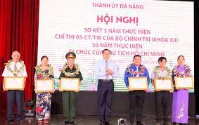 Theo đó, từ 18h ngày 31/7 cho đến khi có thông báo mới, thực hiện giãn cách xã hội trên phạm vi toàn thành. Ä'a Náºµng 08 Táº­p Thá»ƒ 06 Ca Nhan Ä'Æ°á»£c Tuyen DÆ°Æ¡ng Trong Há»c Táº­p Va Lam Theo Bac