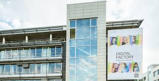 Über die jahre hatte man ihm und seiner familie dollar in milliar. Deutsche Bank Bundelt Ihre Digital Investments Finance Magazin