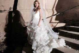 Shakira On The Set Of Her New Music Video Wedding Dresses Wedding Dress Pictures Petite Wedding Dress