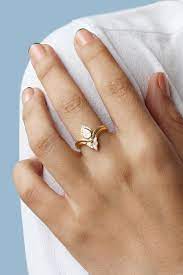Pear Diamond Unique Engagement Rings Set Pear Diamond Wedding Etsy In 2021 Wedding Rings Teardrop Rose Gold Engagement Ring Vintage Diamond Wedding Rings Sets
