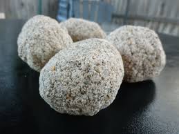 Cover the dinosaur with more baking soda mixture and then form it into an egg shape, tightly securing the dinosaur inside. Diy Dinosaur Eggs 6 Steps With Pictures Instructables