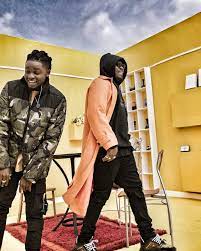 Stream infinity the new song from olamide. Watch Olamide And Omah Lay Perform Infinity In New Video News Mdundo Com