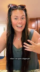 Kimberly Hare's Instagram, Twitter & Facebook