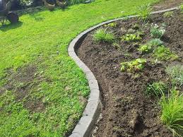 Rasenkanten Mahkanten Rasenkantensteine Anlegen Leicht Gemacht Rasenkantensteine Verlegen Rasenkantensteine Setzen Rasenkanten Rasenkantensteine Garten