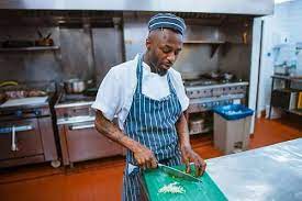 Imagenes Gratis Chef Cocinero Chef Hombre Adulto Una Persona Gente Cocina Profesion Trabajo Picar Picando Paleo Guide Modern Kitchen Design Cooking