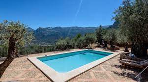 If this island is on your bucket list, then you will need to find a great accommodation to stay in while touring the island. Top 10 Mallorca Airbnb Unterkunfte