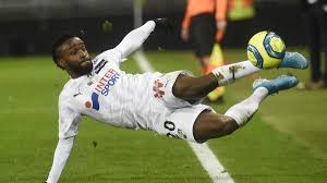 Choose your favorite team and become a champion in the french ligue 1. Relegated French Club Amiens Considering Legal Action After Ligue 1 Season Is Cancelled Due To Coronavirus Crisis The National