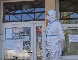 Przejrzyj nasze archiwum dotyczące kwarantanna. Mieszkasz Z Osoba Bedaca Na Kwarantannie Pamietaj Tez Mozesz Ubiegac Sie O Zasilek Chorobowy