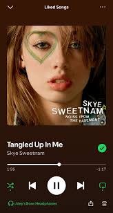 Maggie Wolfe (@magswolfe)