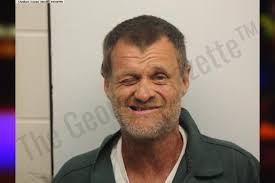 The following arrest has been updated with the narrative report:  https://thegeorgiagazette.com/chatham/steven-helmken-7/