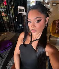 Is it just me or does sierra kind of look like khloe kardashian? :  r/LoveIslandUSA