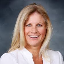 2318 Heydon Cir W, Naples, FL 34120