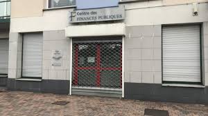 Vitry En Artois La Tresorerie Attaquee A L Huile De Vidange