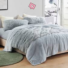 The brushed surface of flannel sheets helps the sheets trap air and body heat, while still allowing your skin to breathe. 13 Warm Winter Sheets Cozy Bedding Sets For Cold Weather
