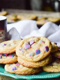 Or perhaps you love the moist and delicious cake made from a box, but aren't a big fan of all the polysyllabic preservatives and thickeners that come along for the ride. Unicorn Cake Mix Cookies Sugar Dish Me