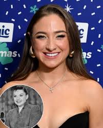 She Didn't Just Sing—She Made the Whole World Cry”: Sydnie Christmas Brings  the London Palladium to Tears with Spellbinding Judy Garland Tribute That  Left Even the Toughest Critics Speechless,Fans Say It Should