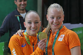 Als we het over de twee koninginnen van de turnwereld hebben, spreken we natuurlijk over sanne en lieke wevers. Sanne Wevers Zonder Tweelingzus Naar Ek Turnen Foto Ad Nl