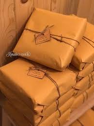 May 12, 2020 · kertas samson kraft kertas jenis ini memiliki warna coklat usang tapi memberikan nilai clasik dan mencetak undangan menggunakan kertas samson kraft ini hanya menggunakan dua warn asaja agar nuansa klasik nya tidak pudar karna terlihat too much ,dan aslinya kertas ini adalah daur ulang yang sangat bermanfaat. Memadukan Kertas Samson Yang Polos Dengan Tali Rami Yang Lugu Dan Diberi Pemanis Kartu Ucapan Yang Klasik Sederhana Nan Elegan Kimade Gif Kartu Klasik Beri