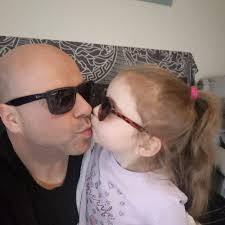 Who does garden clearances? Need alot of stuff taken away, big garden  branches/bushes, loads of soil. House hold Rubbish/wood. Someone that's  going to turn up and just take the lot.