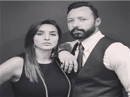 انا اسمي هادي عمري 34 سنة تزوجت عام 2000 من امرأة فائقة الجمال وتكبرني بسنتين وهي محجبة , كانت علاقتنا الجنسية كأي. Ø£Ø­Ù…Ø¯ ÙÙ‡Ù…ÙŠ ÙŠÙˆØ¬Ù‡ Ø±Ø³Ø§Ù„Ø© Ø±ÙˆÙ…Ø§Ù†Ø³ÙŠØ© Ù„Ø²ÙˆØ¬ØªÙ‡ ÙÙŠ Ø¹ÙŠØ¯ Ù…ÙŠÙ„Ø§Ø¯Ù‡Ø§ Ù…ØµØ±Ø§ÙˆÙ‰